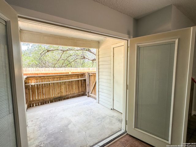 11311 Sir Winston St Apt 607, San Antonio, TX 78216