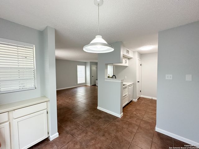 11311 Sir Winston St Apt 607, San Antonio, TX 78216