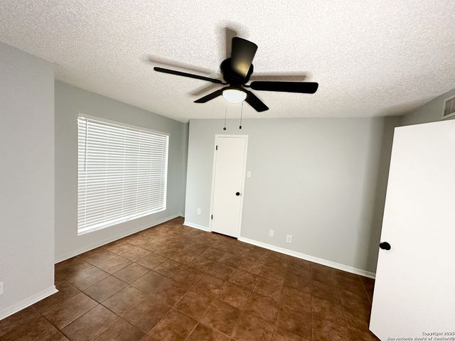 11311 Sir Winston St Apt 607, San Antonio, TX 78216