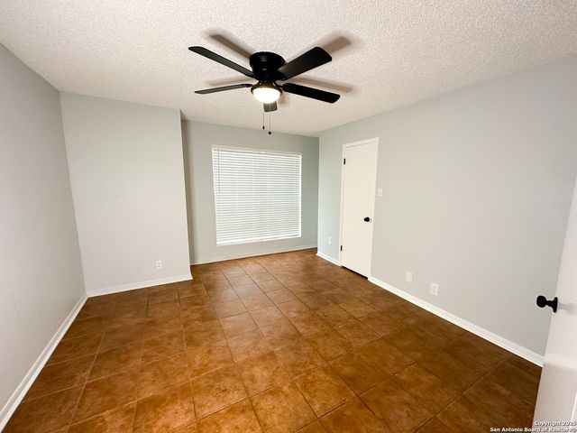 11311 Sir Winston St Apt 607, San Antonio, TX 78216