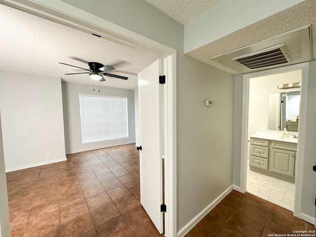 11311 Sir Winston St Apt 607, San Antonio, TX 78216