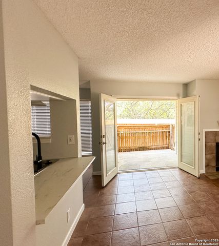 11311 Sir Winston St Apt 607, San Antonio, TX 78216
