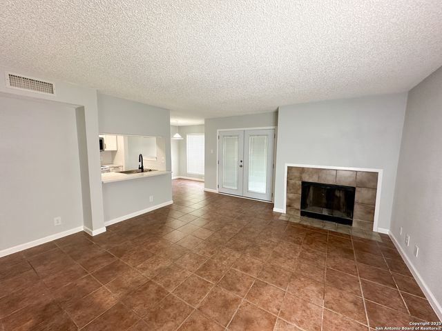 11311 Sir Winston St Apt 607, San Antonio, TX 78216