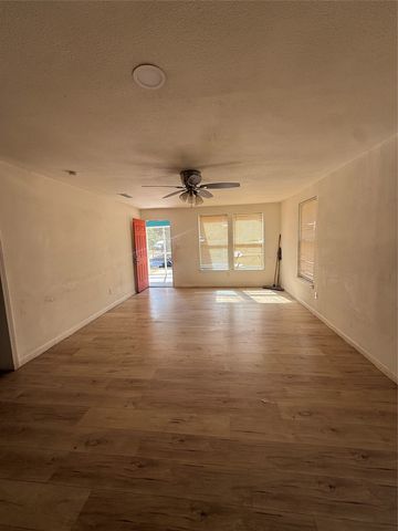 2925 Lenway Street, Dallas, TX 75215