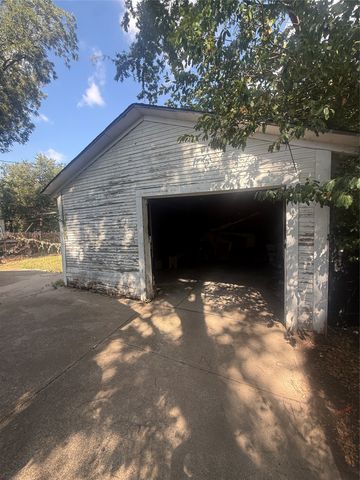 2925 Lenway Street, Dallas, TX 75215