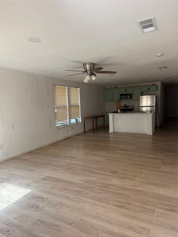 2925 Lenway Street, Dallas, TX 75215