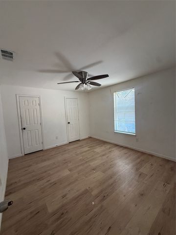 2925 Lenway Street, Dallas, TX 75215
