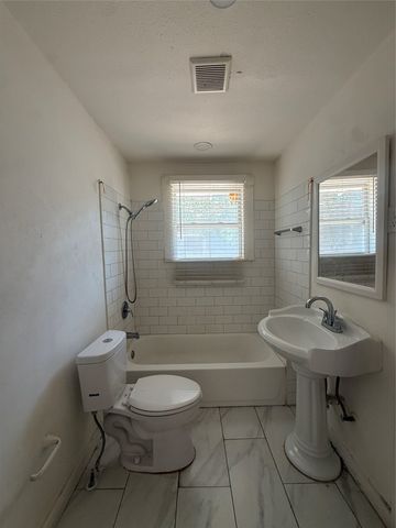 2925 Lenway Street, Dallas, TX 75215