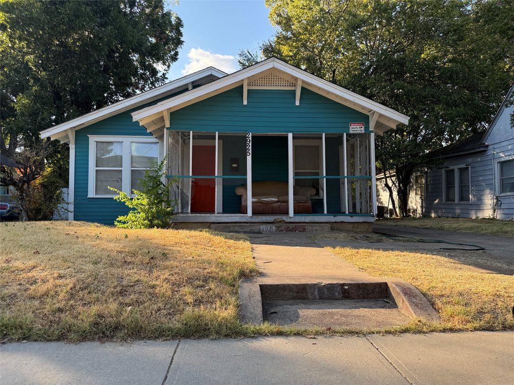 2925 Lenway Street, Dallas, TX 75215