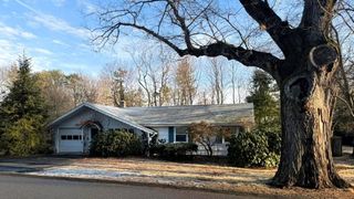 17 Grover St, Beverly, MA 01915