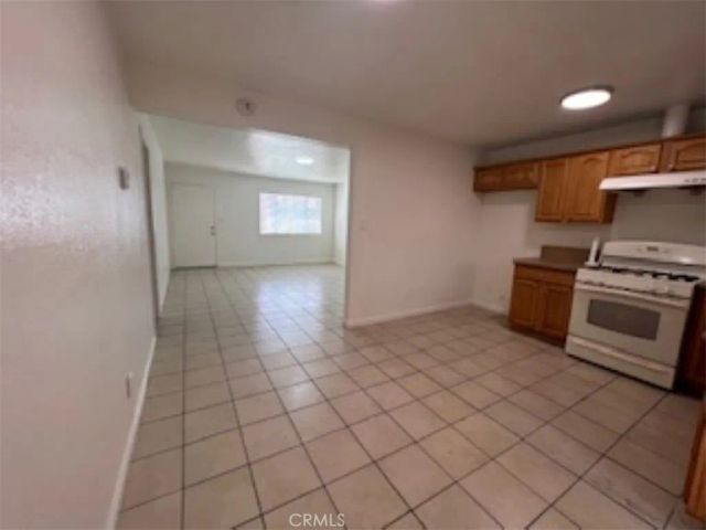 1064 Waters Avenue 3, Pomona, CA 91766