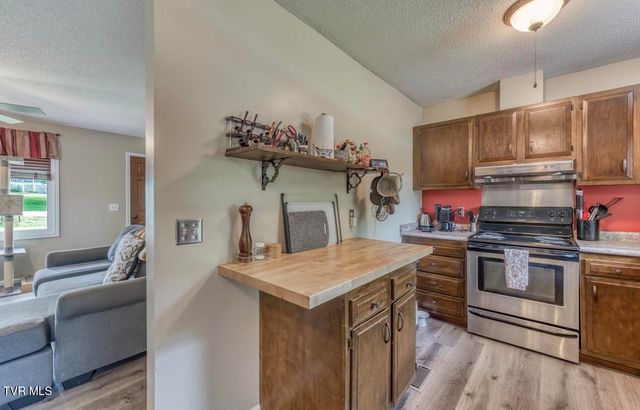 466 Ridgecrest Road, Jonesborough, TN 37659