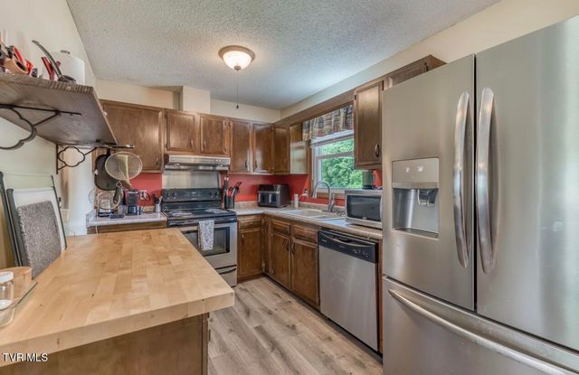 466 Ridgecrest Road, Jonesborough, TN 37659