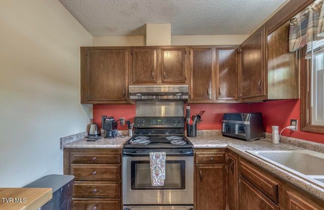 466 Ridgecrest Road, Jonesborough, TN 37659