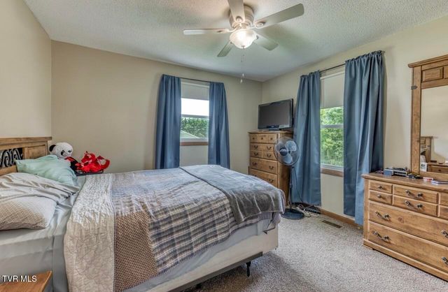 466 Ridgecrest Road, Jonesborough, TN 37659