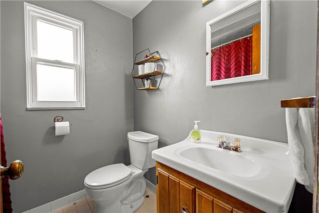 142 Senate Dr, Pleasant Hills, PA 15236