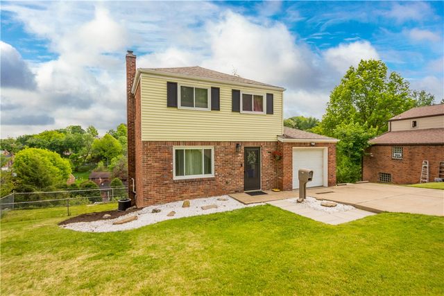 142 Senate Dr, Pleasant Hills, PA 15236