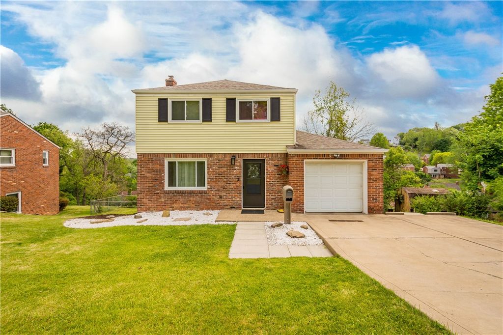 142 Senate Dr, Pleasant Hills, PA 15236