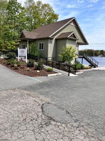 32 W Lakeview Trl, Jefferson Twp., NJ 07885