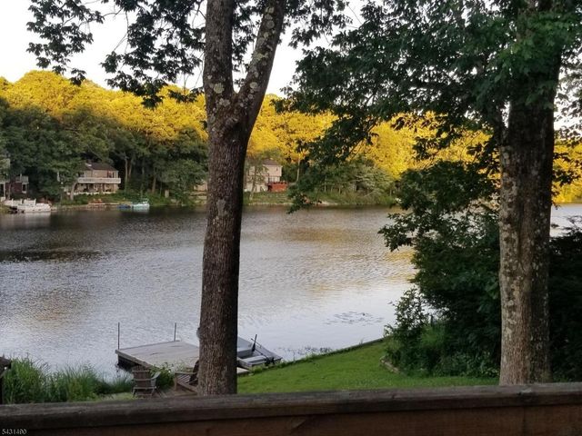 32 W Lakeview Trl, Jefferson Twp., NJ 07885