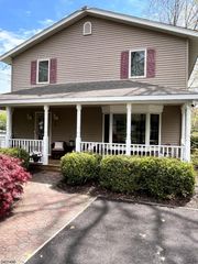 32 W Lakeview Trl, Jefferson Twp., NJ 07885