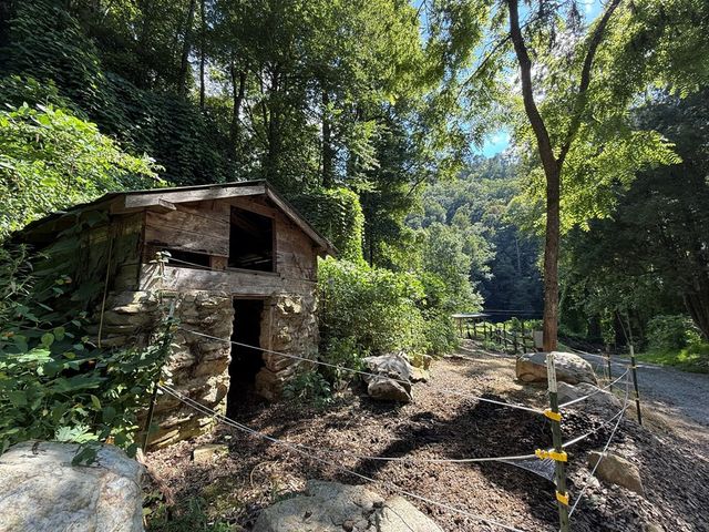2555 Junaluska Road, Andrews, NC 28901