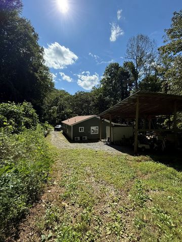 2555 Junaluska Road, Andrews, NC 28901
