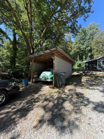 2555 Junaluska Road, Andrews, NC 28901