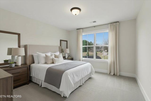 8167 Nubbin Ridge Rd, Knoxville, TN 37919