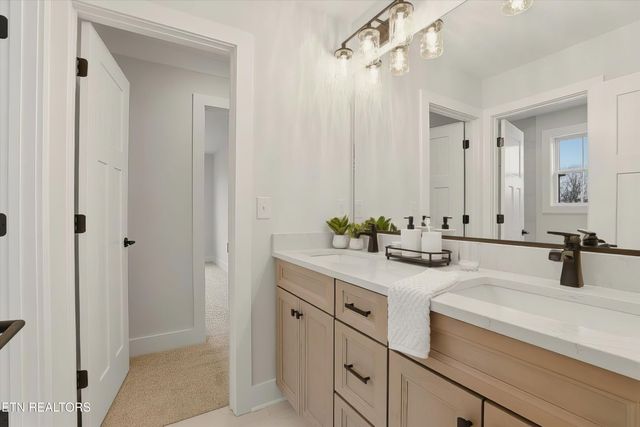 8167 Nubbin Ridge Rd, Knoxville, TN 37919