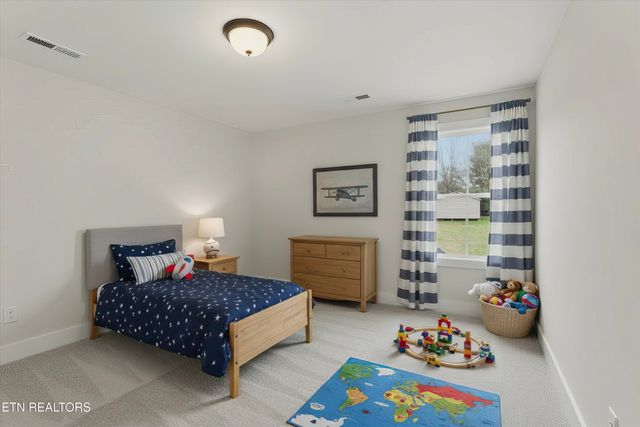 8167 Nubbin Ridge Rd, Knoxville, TN 37919