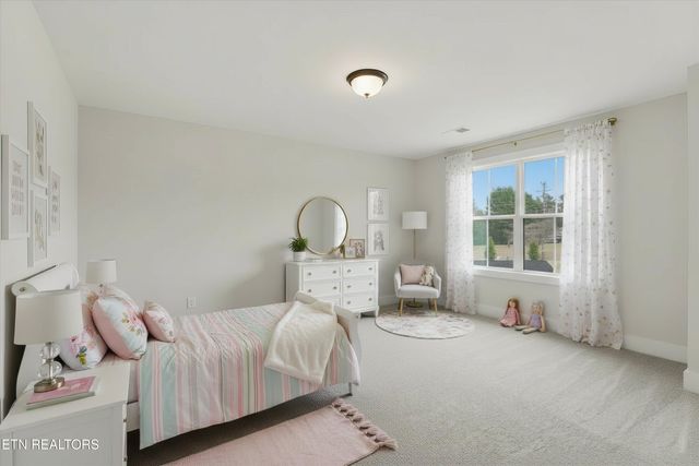 8167 Nubbin Ridge Rd, Knoxville, TN 37919