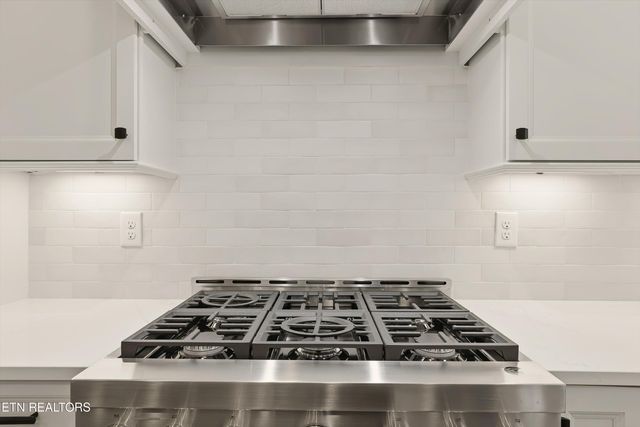 8167 Nubbin Ridge Rd, Knoxville, TN 37919