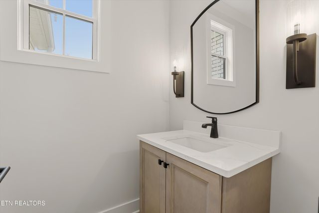 8167 Nubbin Ridge Rd, Knoxville, TN 37919