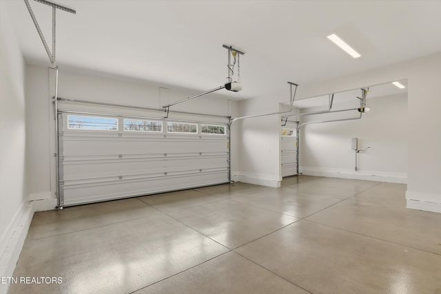 8167 Nubbin Ridge Rd, Knoxville, TN 37919