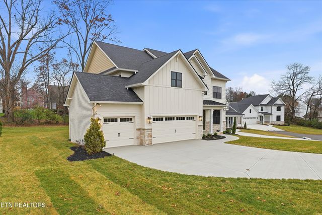 8167 Nubbin Ridge Rd, Knoxville, TN 37919