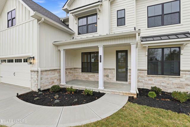 8167 Nubbin Ridge Rd, Knoxville, TN 37919