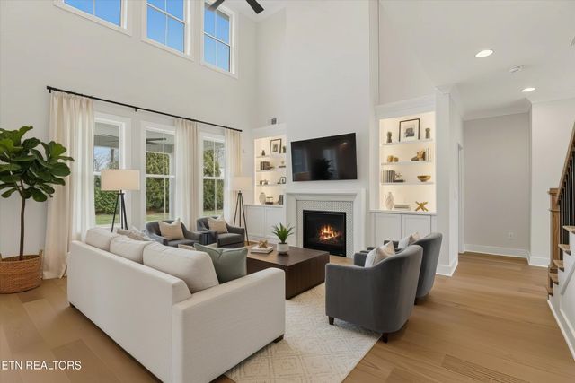 8167 Nubbin Ridge Rd, Knoxville, TN 37919