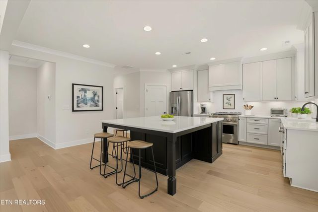 8167 Nubbin Ridge Rd, Knoxville, TN 37919