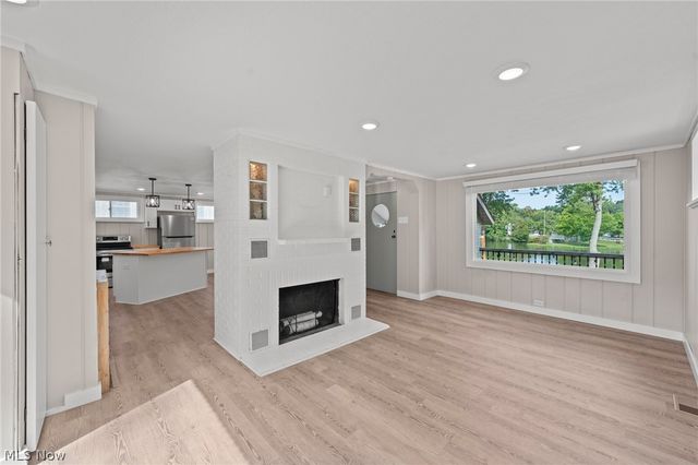 158 Oak Drive NW, North Canton, OH 44720