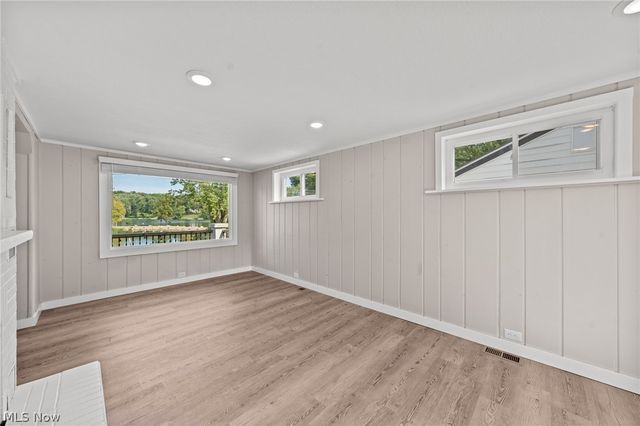 158 Oak Drive NW, North Canton, OH 44720