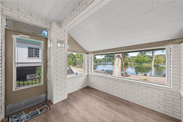 158 Oak Drive NW, North Canton, OH 44720