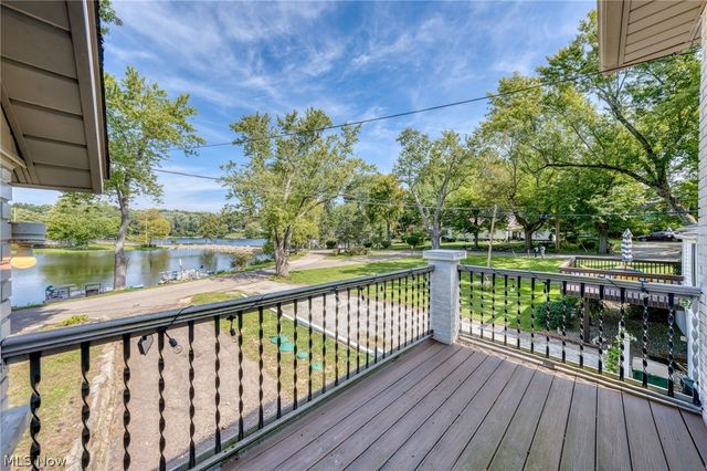 158 Oak Drive NW, North Canton, OH 44720