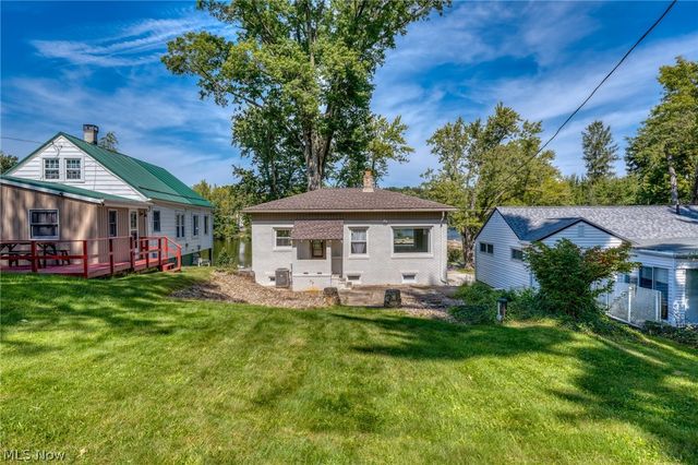 158 Oak Drive NW, North Canton, OH 44720