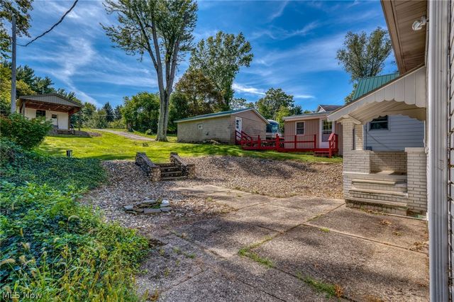 158 Oak Drive NW, North Canton, OH 44720