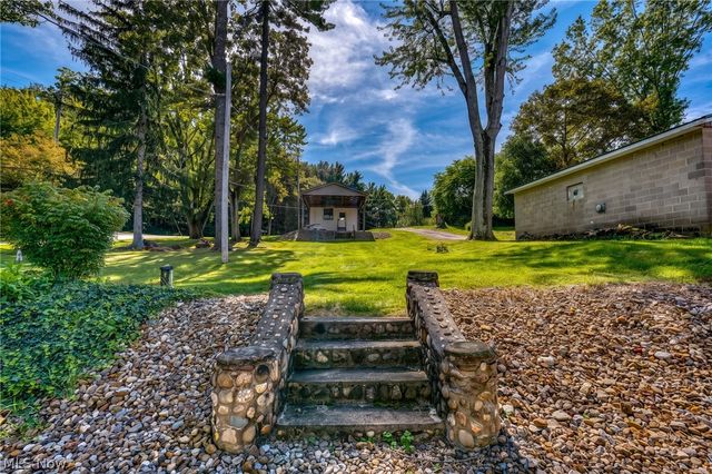 158 Oak Drive NW, North Canton, OH 44720