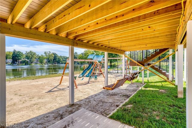 158 Oak Drive NW, North Canton, OH 44720