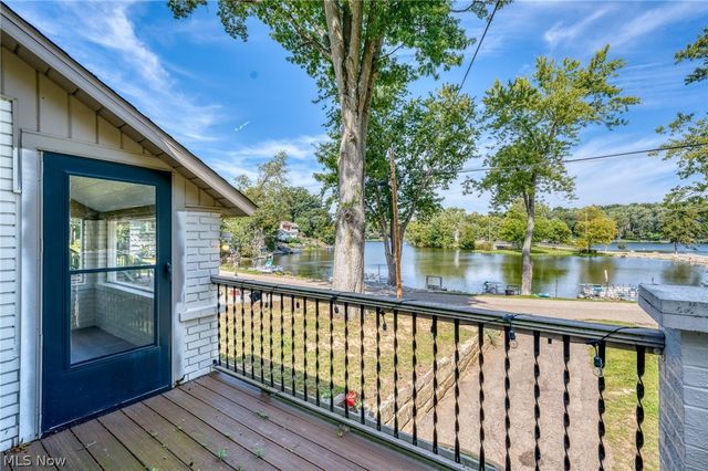 158 Oak Drive NW, North Canton, OH 44720