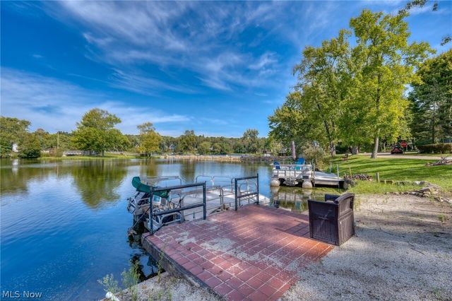 158 Oak Drive NW, North Canton, OH 44720