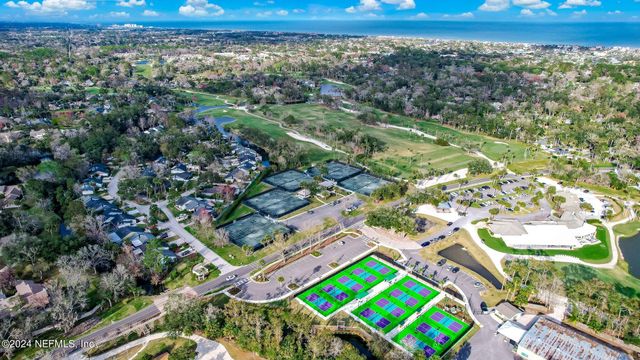 98 PLAYERS CLUB VILLAS Road, Ponte Vedra Beach, FL 32082